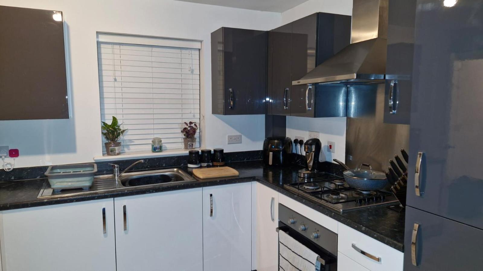 Modern Double Room With En-Suite, Parking & Fast Wifi - Close To Beach Sandgate Extérieur photo