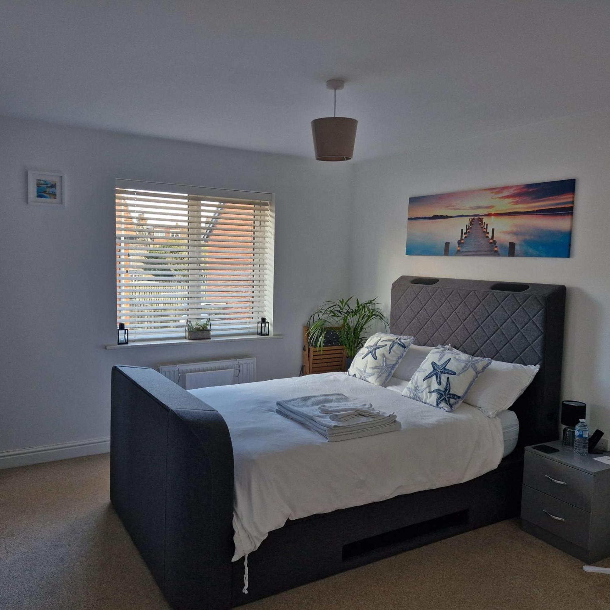 Modern Double Room With En-Suite, Parking & Fast Wifi - Close To Beach Sandgate Extérieur photo